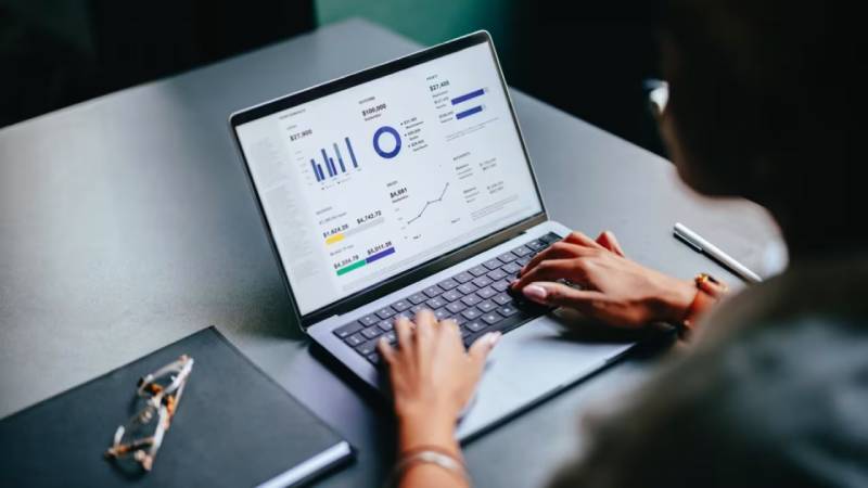 成都AI开发公司：解锁“大数据膨胀”价值，AI驱动数据智能升级